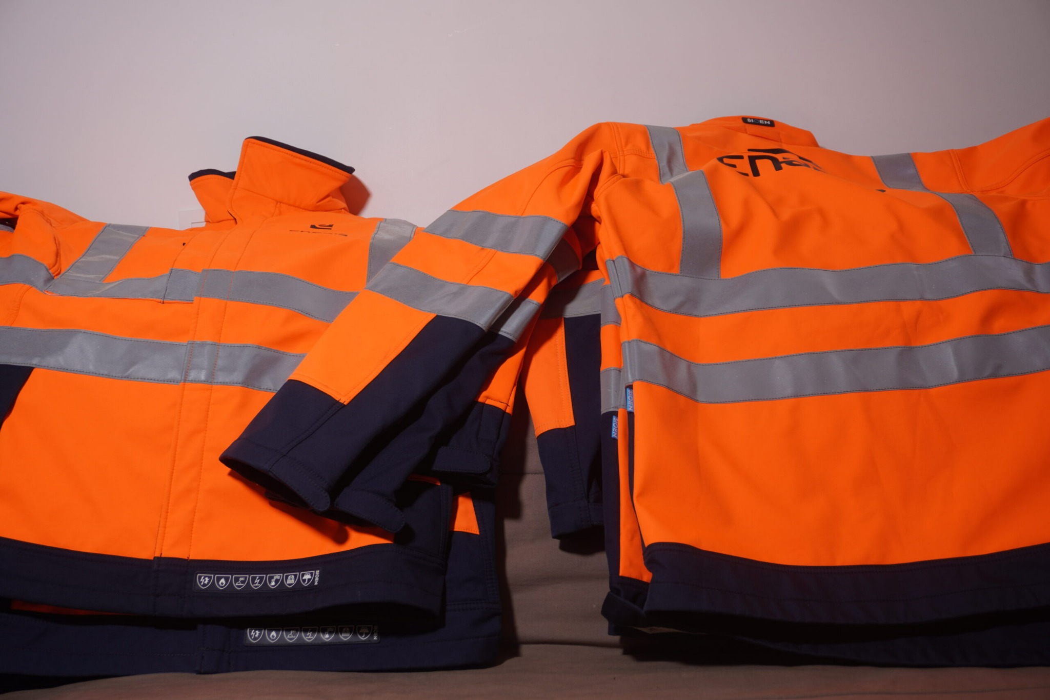 Tenues de travail ENEDIS personnalisées par Mondialekte